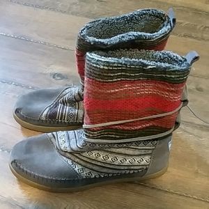 Toms One For One Suede Serape Saddle Blanket Boots
